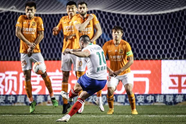 皇马4-1巴列卡诺 穆帅战术大获全胜领跑西甲